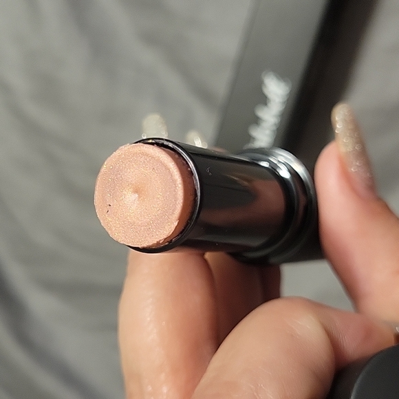 Be a ... bombshell The One Stick in Girl Crush - Picture 2 of 3